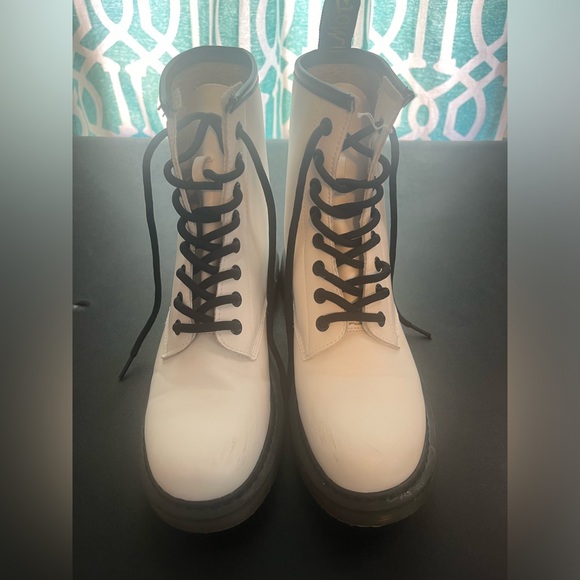 Moc Docs AMORE WHITE BOOTS Women’s size 6.5 (37) - Picture 2 of 6